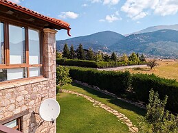 Mountain Trails Chalet-three Story Escape Parnassos-livadi- Arachova