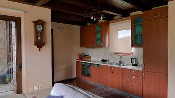 Mountain Trails Chalet-three Story Escape Parnassos-livadi- Arachova