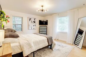 Quiet Getaway ~ 8 Mi to Downtown Atlanta!