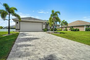 Cape Coral Home w/ Lanai ~ 7 Mi to Marina!