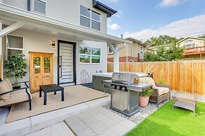 Golden Home: Hot Tub & Mountain-view Rooftop Deck!