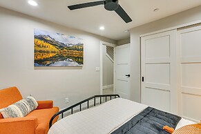 Hot Tub & Mtn-view Rooftop Deck: Golden Home