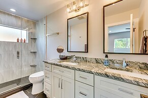 Hot Tub & Mtn-view Rooftop Deck: Golden Home