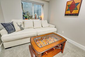 Hot Tub & Mtn-view Rooftop Deck: Golden Home