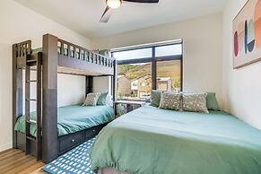 Mtn-view 'slopeside Chalet' in Granby Ranch!