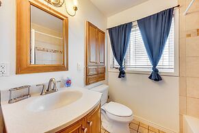 Apt w/ Patio < 1 Mi to Downtown Colorado Springs!