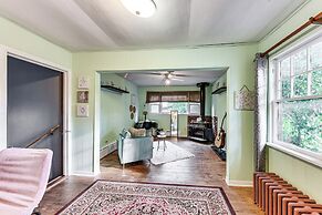6 Mi to Naval Base: Spacious Waukegan Home w/ Yard