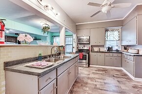 6 Mi to Naval Base: Spacious Waukegan Home w/ Yard