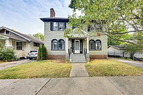 6 Mi to Naval Base: Spacious Waukegan Home w/ Yard