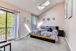 Pocono Getaway: Hot Tub, Community Lake Access!