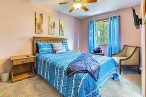 Pocono Getaway: Hot Tub, Community Lake Access!