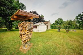 15 Mi to Penn State: Hideaway w/ Fire Pit!