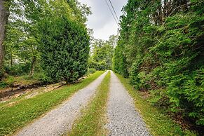 15 Mi to Penn State: Hideaway w/ Fire Pit!