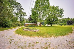 15 Mi to Penn State: Hideaway w/ Fire Pit!