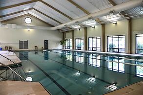 Spacious Jasper Cabin w/ Decks & Pool Access!