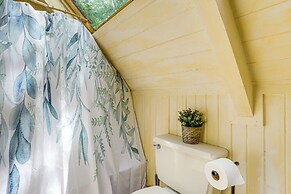 Spacious Jasper Cabin w/ Decks & Pool Access!