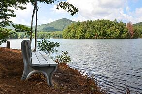 Spacious Jasper Cabin w/ Decks & Pool Access!