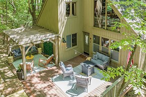 Spacious Jasper Cabin w/ Decks & Pool Access!