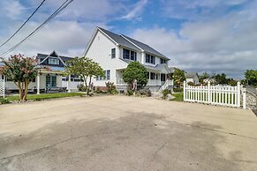 Water-view Deale Home: Walk to Marina, Restaurants