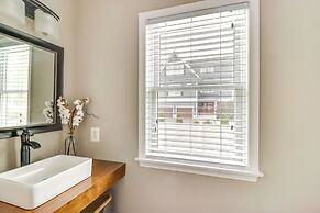 Water-view Deale Home: Walk to Marina, Restaurants