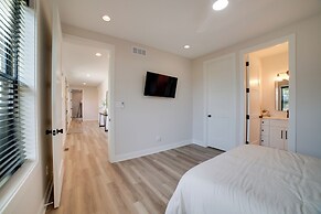 Kouts Home: High-end Retreat in Secluded Setting