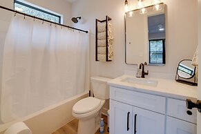 Kouts Home: High-end Retreat in Secluded Setting
