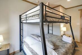 Texas Ranch Retreat: Swim On-site