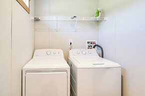 Texas Ranch Retreat: Swim On-site