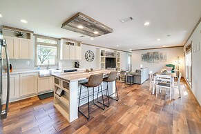 Texas Ranch Retreat: Swim On-site