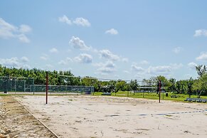 Legacy Ranch Home w/ Lake Access & Grill