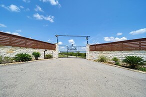 Legacy Ranch Home w/ Lake Access & Grill