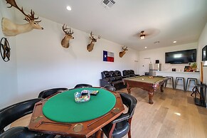 Legacy Ranch Home w/ Lake Access & Grill