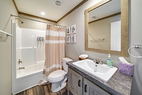 Pet-friendly Hill Country Hideaway w/ Deck