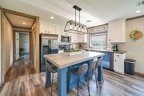 Pet-friendly Hill Country Hideaway w/ Deck