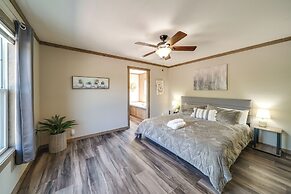 Pet-friendly Hill Country Hideaway w/ Deck