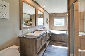 Pet-friendly Hill Country Hideaway w/ Deck