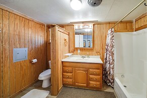 Texas Nature Escape: Lake & Game Room Access