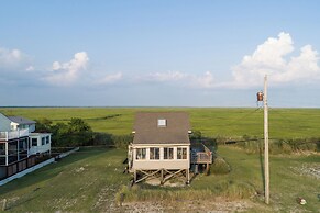 Lovely Coastal Home By Delaware Bay: Walk to Beach