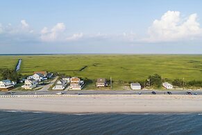 Lovely Coastal Home By Delaware Bay: Walk to Beach