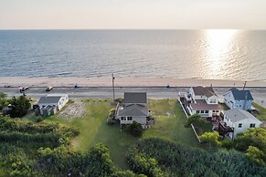 Lovely Coastal Home By Delaware Bay: Walk to Beach