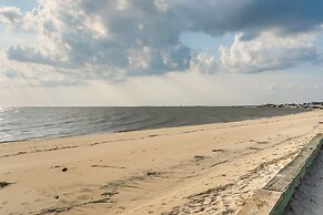 Lovely Coastal Home By Delaware Bay: Walk to Beach