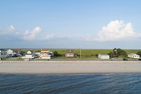 Lovely Coastal Home By Delaware Bay: Walk to Beach