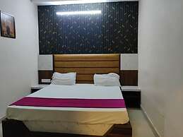 Goroomgo Alfa Lucknow