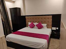 Goroomgo Alfa Lucknow