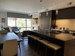 Luxury 2 Bedroom Ski in Ski Out 2 Condo