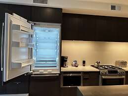 Luxury 2 Bedroom Ski in Ski Out 2 Condo