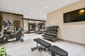 Luxury 2 Bedroom Ski in Ski Out 2 Condo