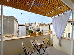 Nina Home in Noto With 1 Bedrooms and 1 Bathrooms