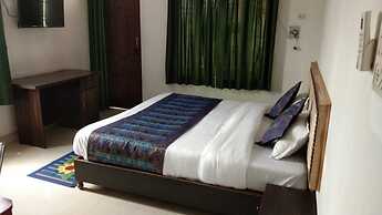 Goroomgo Varuna Stay Varanasi