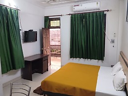 Goroomgo Varuna Stay Varanasi